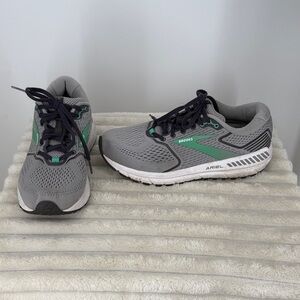 Brooks Ariel 20 Gray and Teal Running Shoes women’s size 10